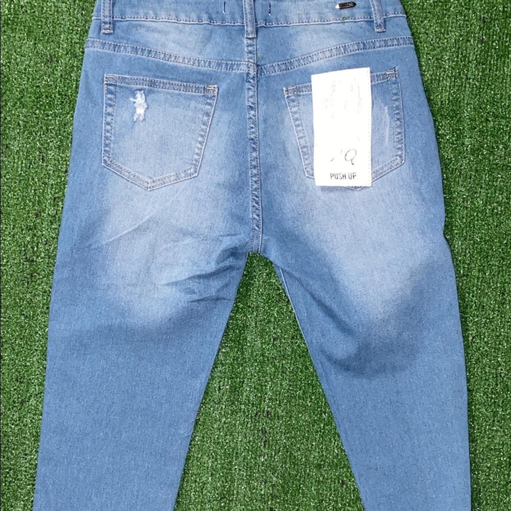 🌺AQ Premium Collection Capris🌺 - Picture 3 of 4